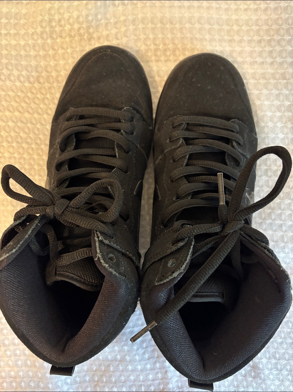 Nike Suede Hightops - Picture 3 of 9